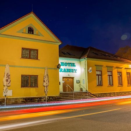 Hotel Rabbit Trhovy Stepanov ภายนอก รูปภาพ