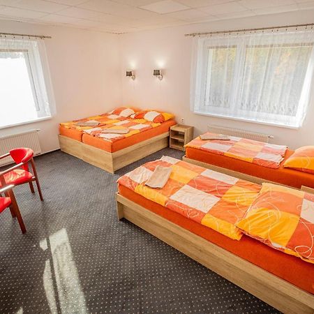 Hotel Rabbit Trhovy Stepanov ภายนอก รูปภาพ