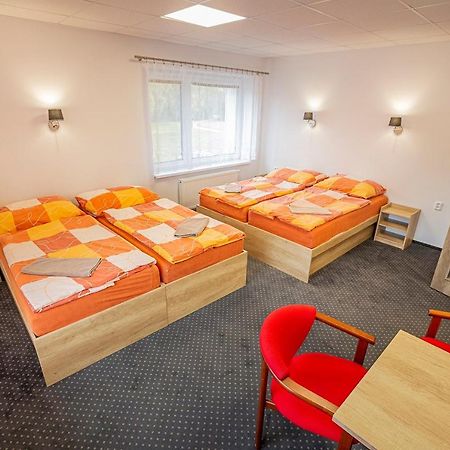 Hotel Rabbit Trhovy Stepanov ภายนอก รูปภาพ