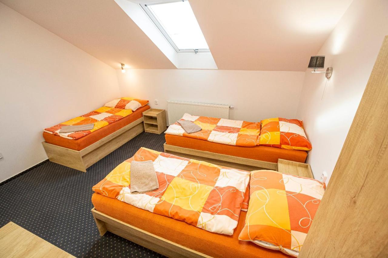 Hotel Rabbit Trhovy Stepanov ภายนอก รูปภาพ
