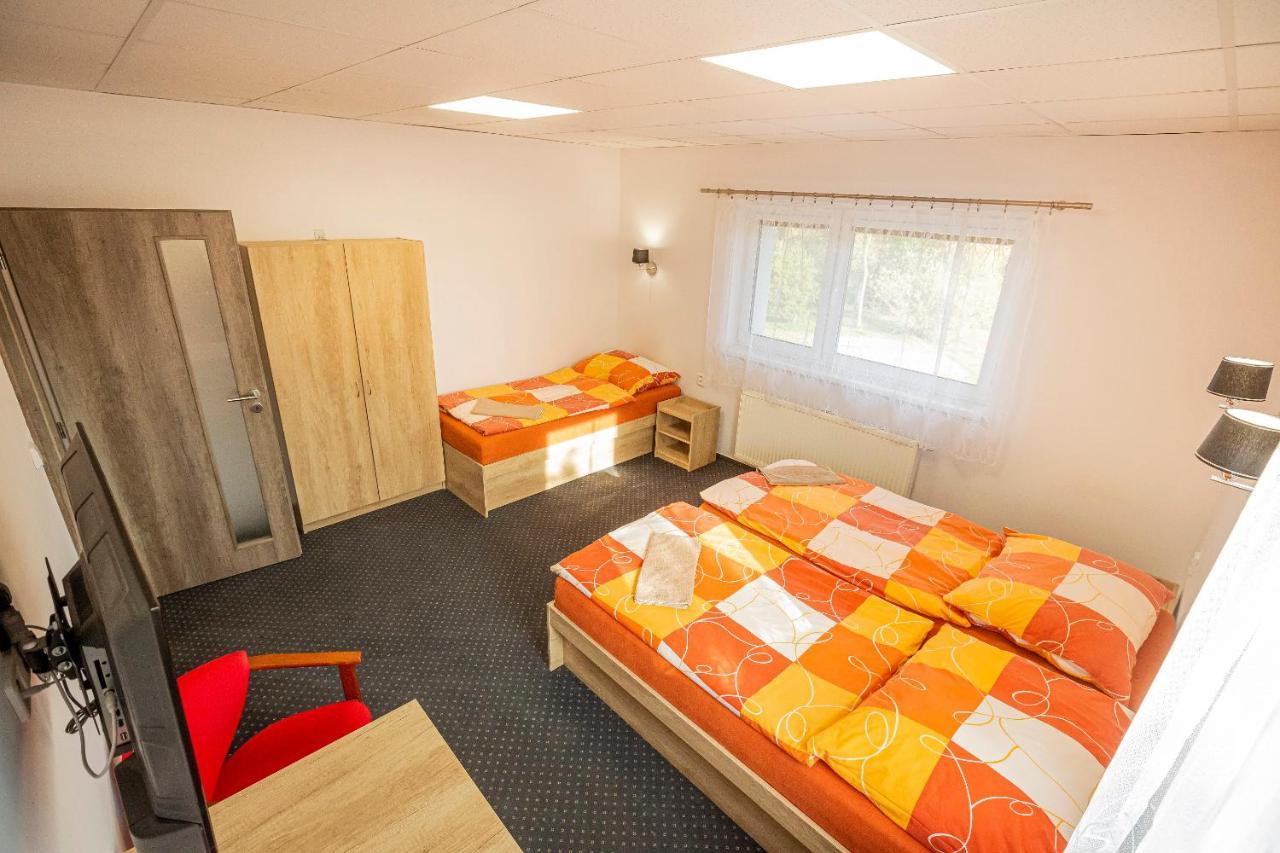 Hotel Rabbit Trhovy Stepanov ภายนอก รูปภาพ