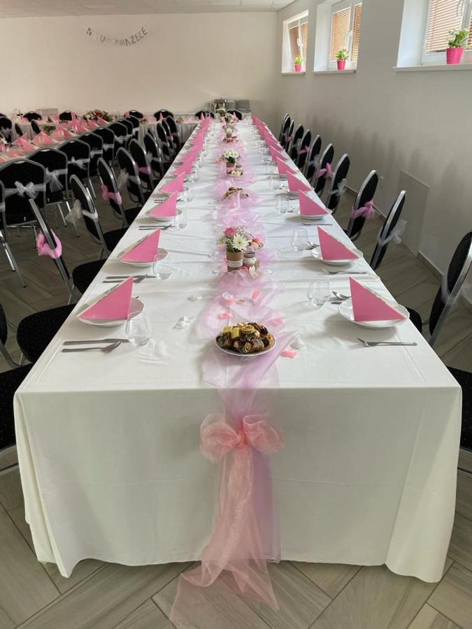 Hotel Rabbit Trhovy Stepanov ภายนอก รูปภาพ