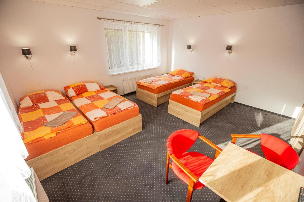 Hotel Rabbit Trhovy Stepanov ภายนอก รูปภาพ