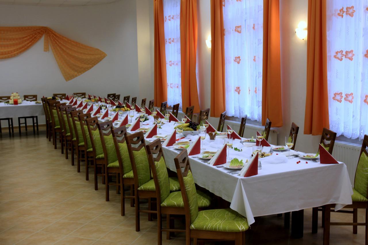 Hotel Rabbit Trhovy Stepanov ภายนอก รูปภาพ
