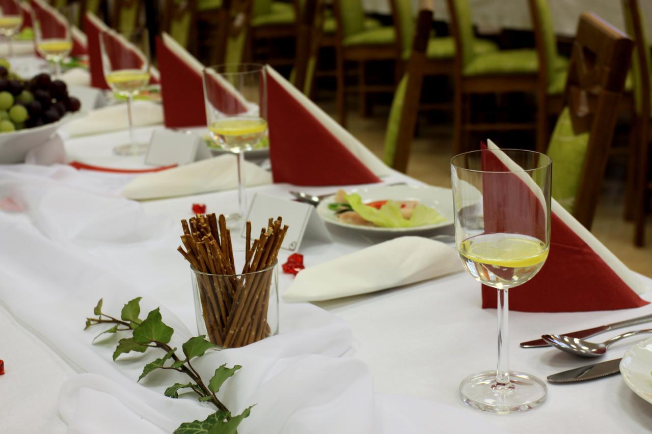 Hotel Rabbit Trhovy Stepanov ภายนอก รูปภาพ